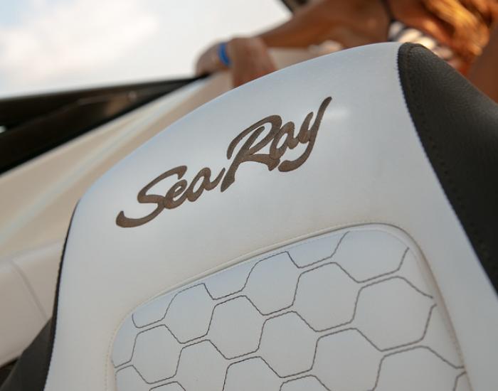 SEA RAY Sun Sport 230 HB 