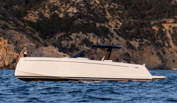 PARDO 38 - POWERBOAT OF THE YEAR 2020